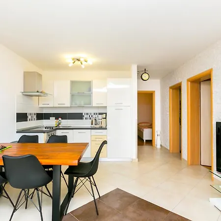 Appartement Borka - Regi Medulin